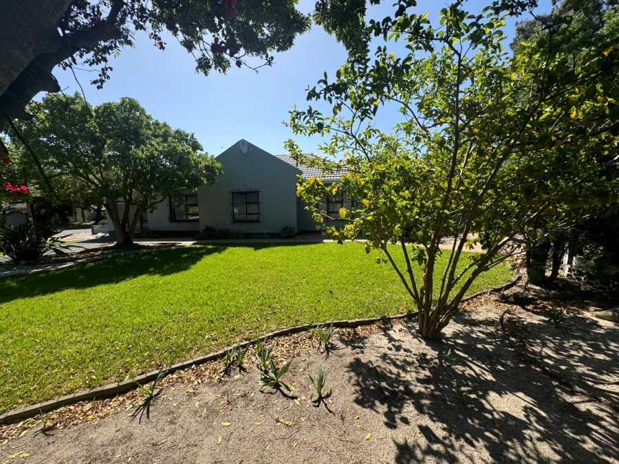 4 Bedroom Property for Sale in St Dumas Western Cape